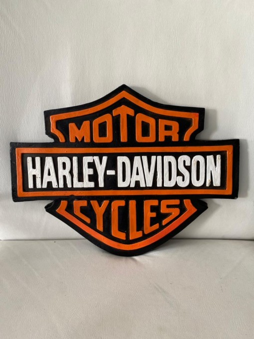 Linda peça decorativa em gesso para paredes, do logotipo da famosa Harley-Davidson