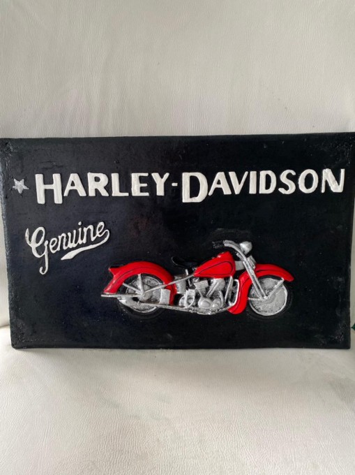 Quadro em gesso da famosa Harley-Davidson na cor vermelha para decoração de paredes