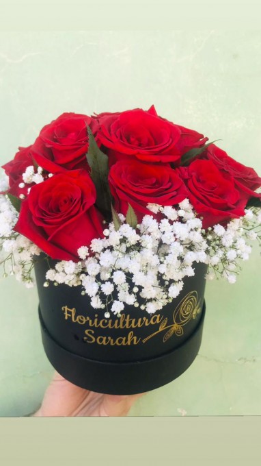Caixa box personalizada com 15 rosas vermelhas